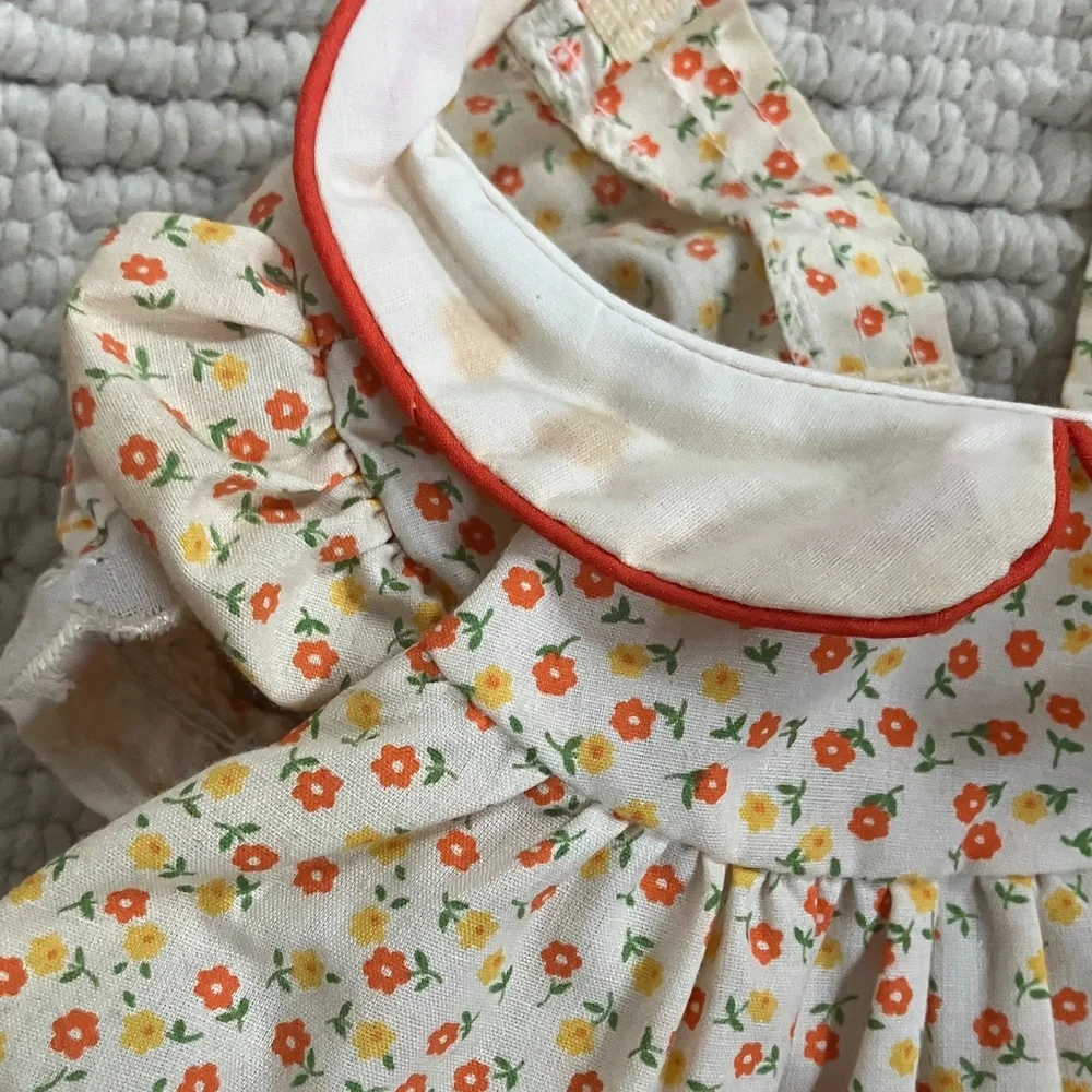 Vintage Cabbage Patch Doll with original dress signed 1985 bib some stains - Picture 14 of 15